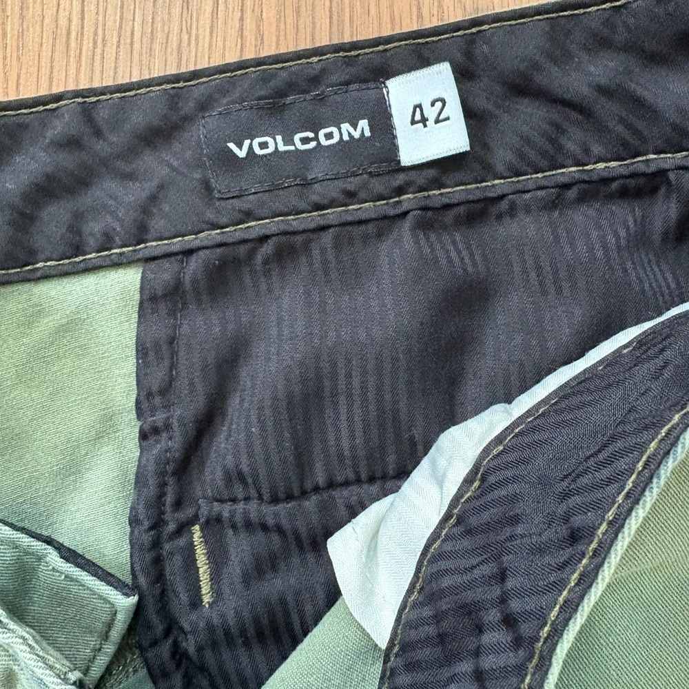 Men’s Camouflage shorts- stylish and comfortable for outdoor adventures - Picture 2 of 5